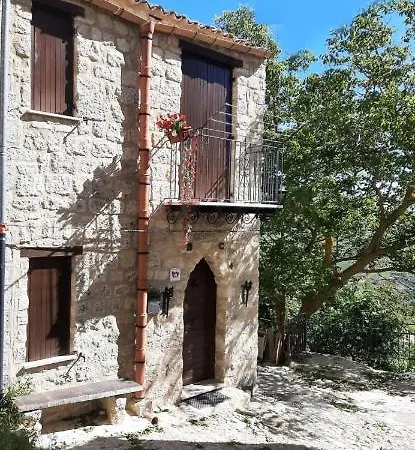 La Casa Del Poeta , Un Romantico Da Mille E Notte *