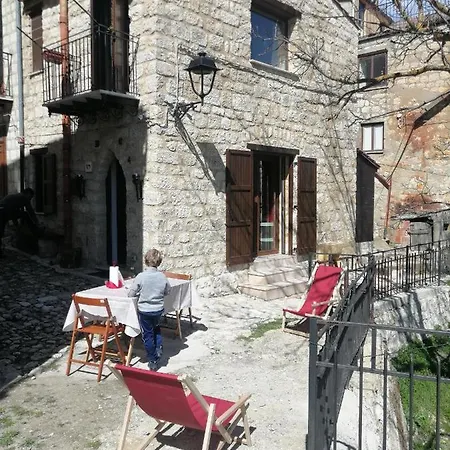 La Casa Del Poeta , Un Romantico Da Mille E Notte *